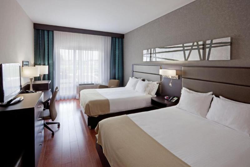 Люкс Адаптированный для Инвалидов, Holiday Inn Express Hotel & Suites Saint   Hyacinthe, An Ihg