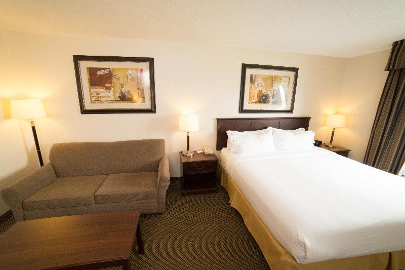 キングサイズベッドのスタンダードルーム, Holiday Inn Express & Suites Whitecourt, An Ihg