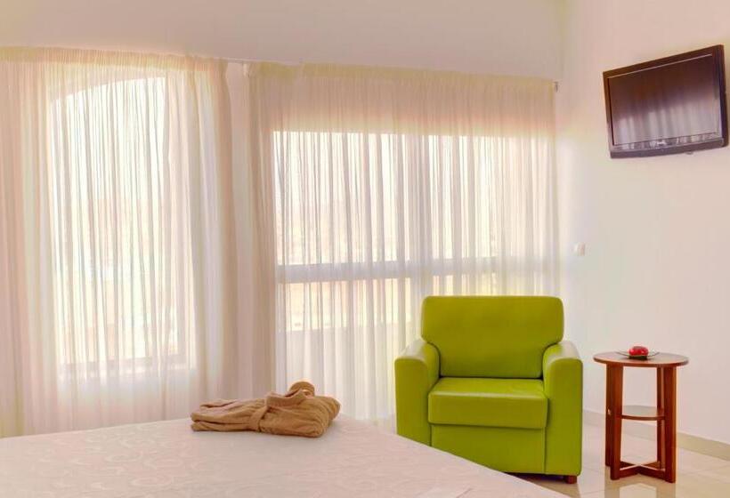 سوییت, Livvo Don Paco