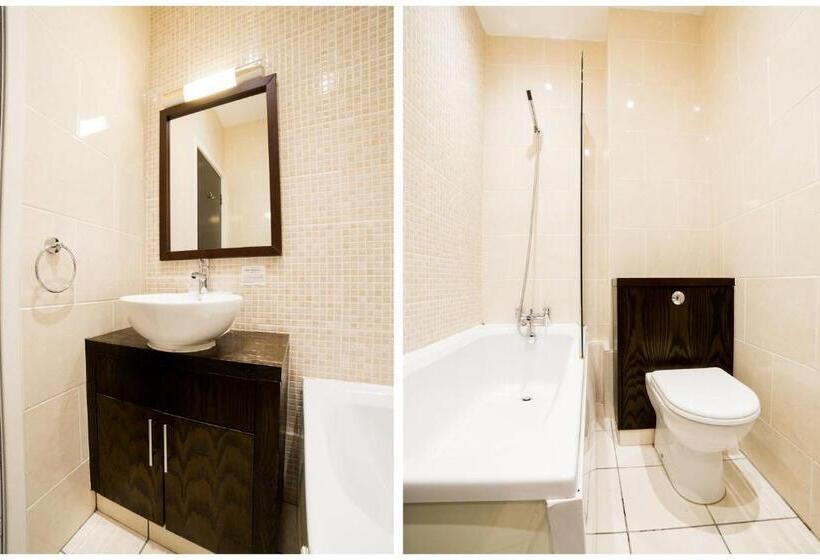 标准单人间, Hotel Majestic