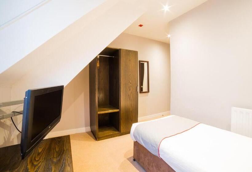 标准单人间, Hotel Majestic