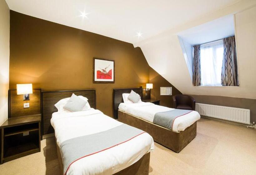 标准间, Hotel Majestic