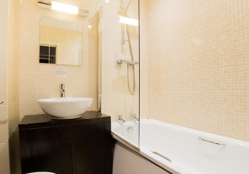 标准间, Hotel Majestic