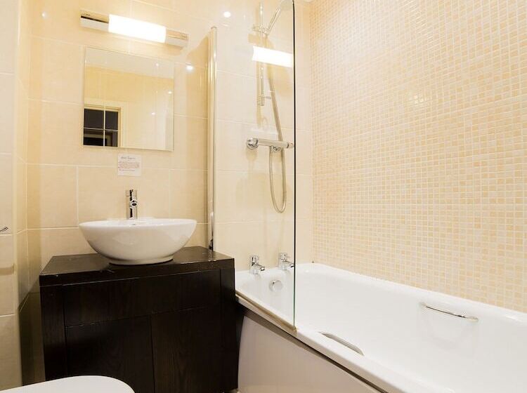 标准间, Hotel Majestic