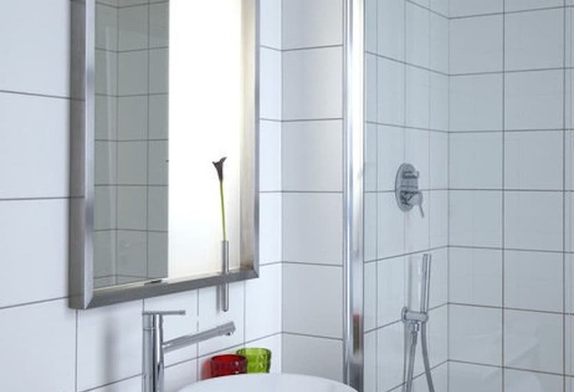 اتاق عادی, Mama Shelter Paris East