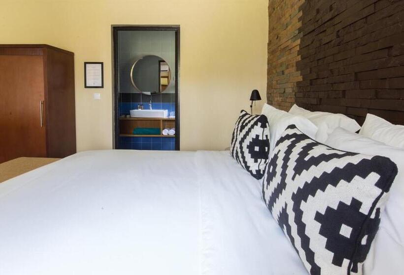 סוויטה, Omali São Tomé