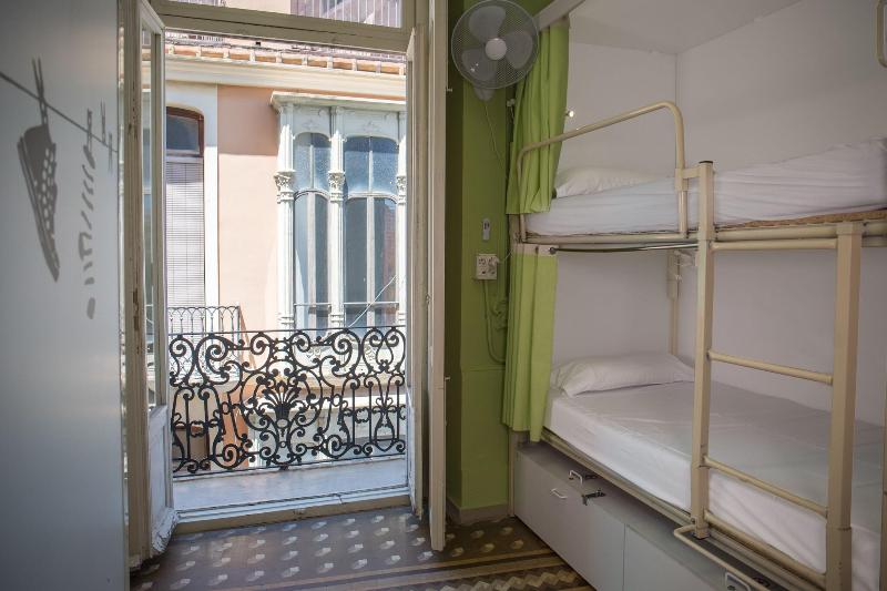 חדר משפחתי, Omali São Tomé