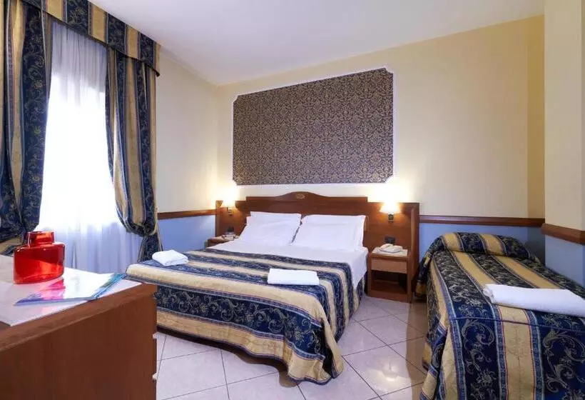اتاق استاندارد سه نفره, Ristorante La Piana