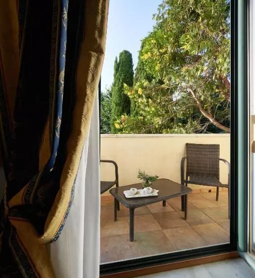 اتاق استاندارد چهار تخته, Ristorante La Piana