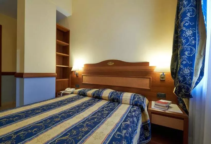اتاق استاندارد یک نفره, Ristorante La Piana
