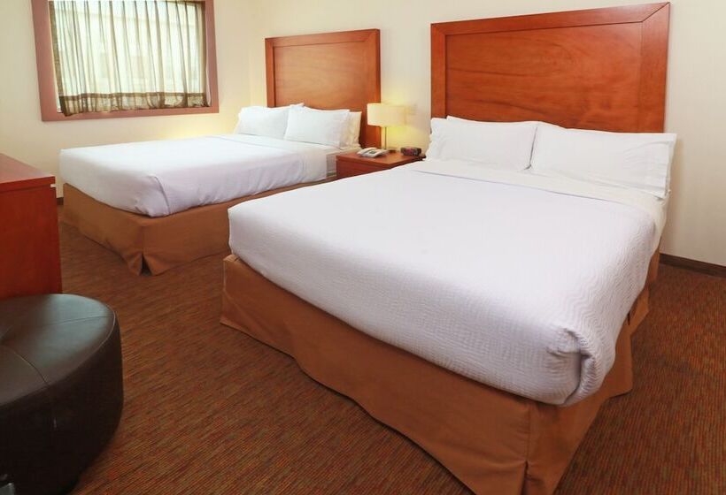 Люкс, Staybridge Suites Queretaro, An Ihg