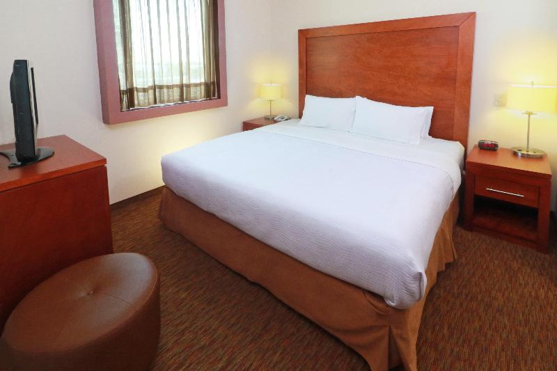 Студио Стандарт Кровать Кинг, Staybridge Suites Queretaro, An Ihg