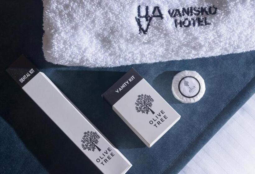 Люкс Вид на Бассейн, Vanisko