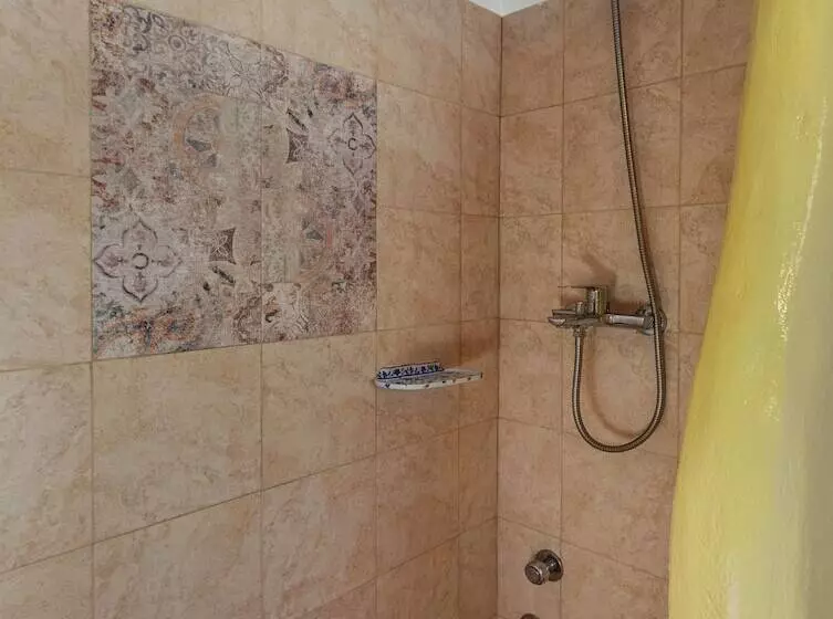 اتاق استاندارد, Voreades