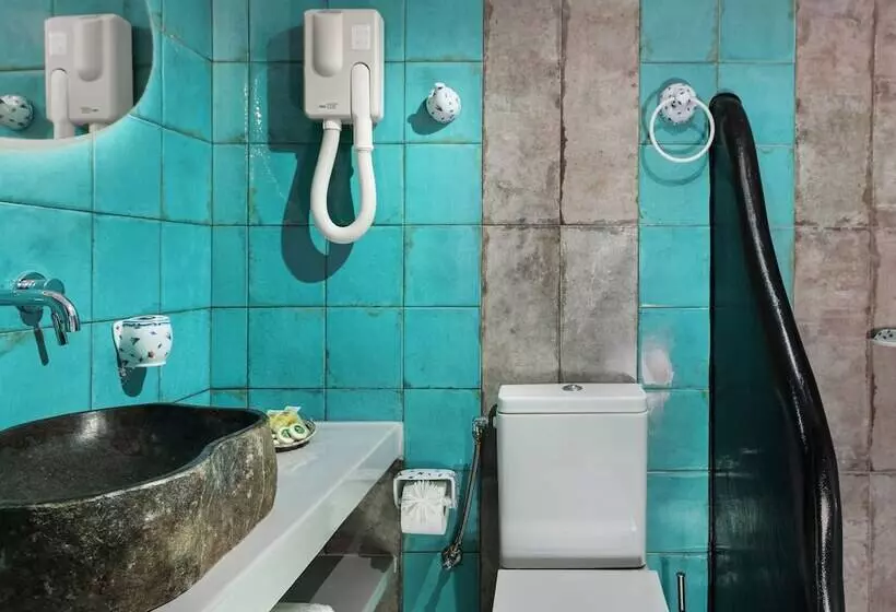 استودیوی سوپریور, Voreades