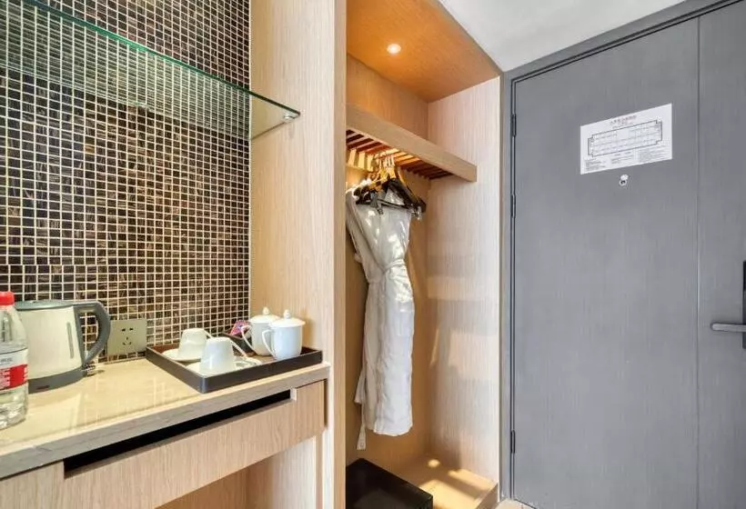 キングサイズベッド、シティビューデラックスルーム, Yiwu International Mansion