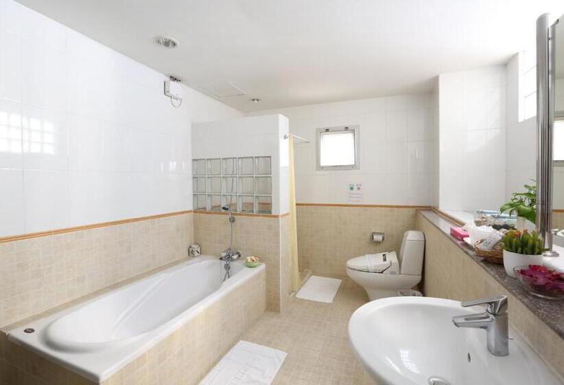 Апартаменты 2 Спальни, J   Town Serviced Apartments