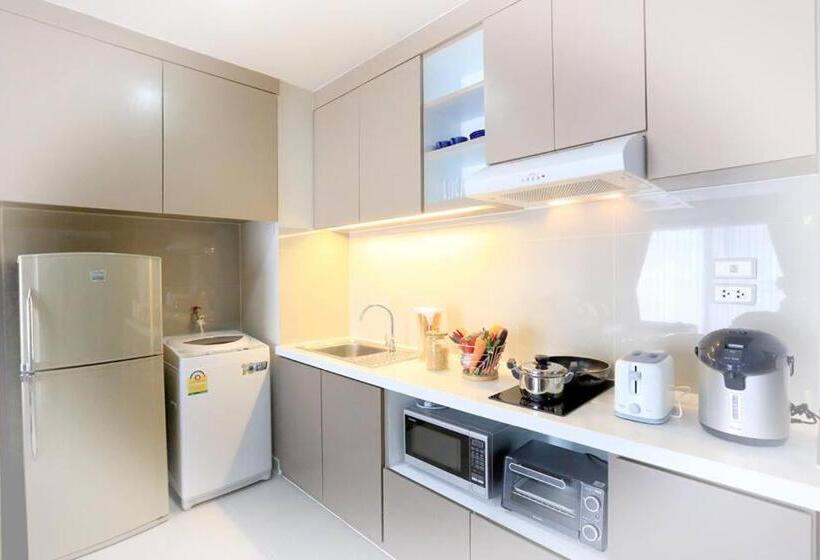 Апартаменты Deluxe 1 Спальня, J   Town Serviced Apartments