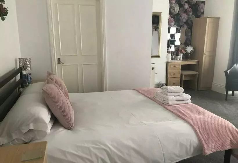 اتاق لوکس خانوادگی, Seacrest Guest House Room Only