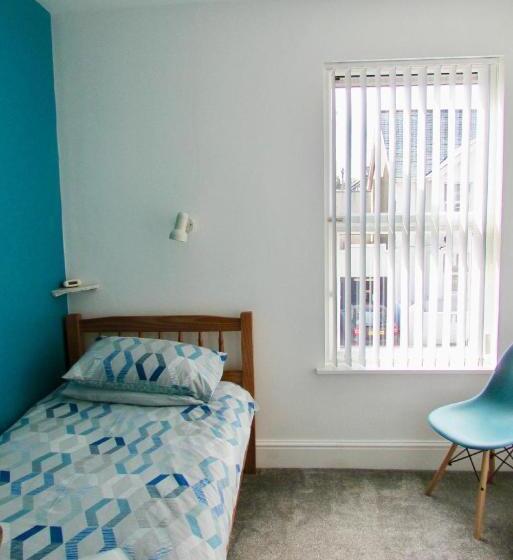 标准单人间, Westward B&b