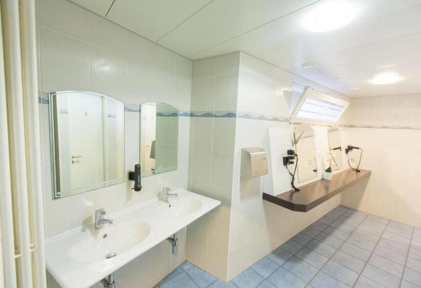 اتاق استاندارد یک تخته با سرویس بهداشتی مشترک, City Hostel Geneva