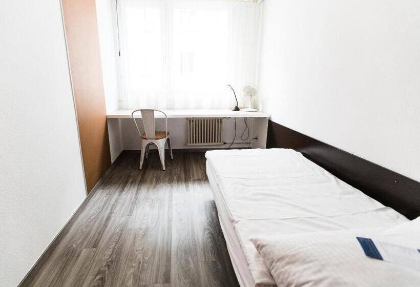 اتاق استاندارد یک تخته با سرویس بهداشتی مشترک, City Hostel Geneva