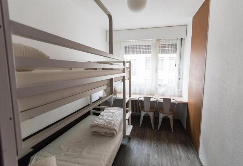 اتاق استاندارد با تختخواب دوطبقه و حمام مشترک, City Hostel Geneva