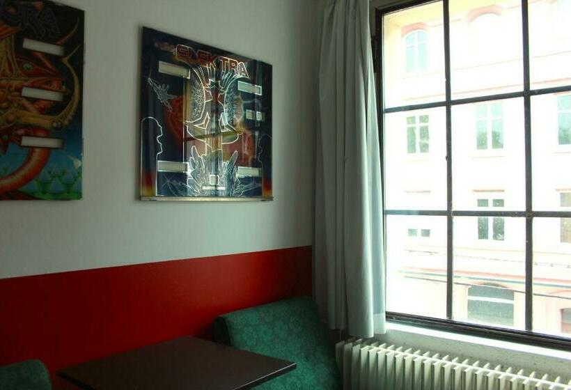 غرفة قياسية حمام مشترك, Basel Backpack