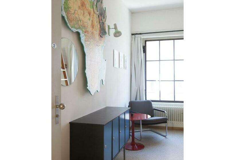 غرفة قياسية حمام مشترك, Basel Backpack