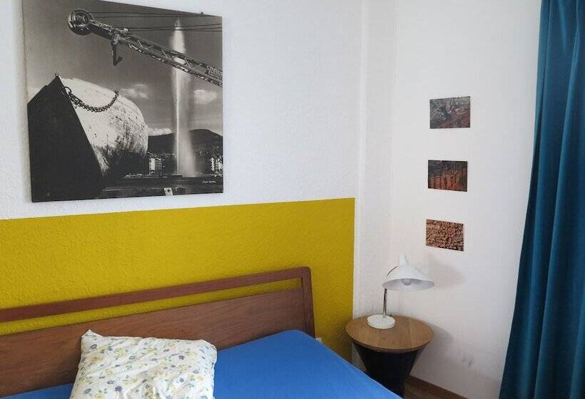 غرفة قياسية, Basel Backpack