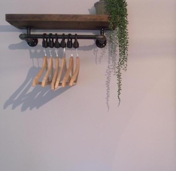 Номер Стандарт, The Dog In Over Peover