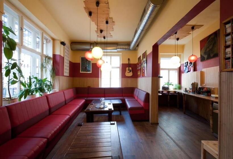 Quarto Quadruplo Estandar Banheiro Compartilhado, Hostel Elf