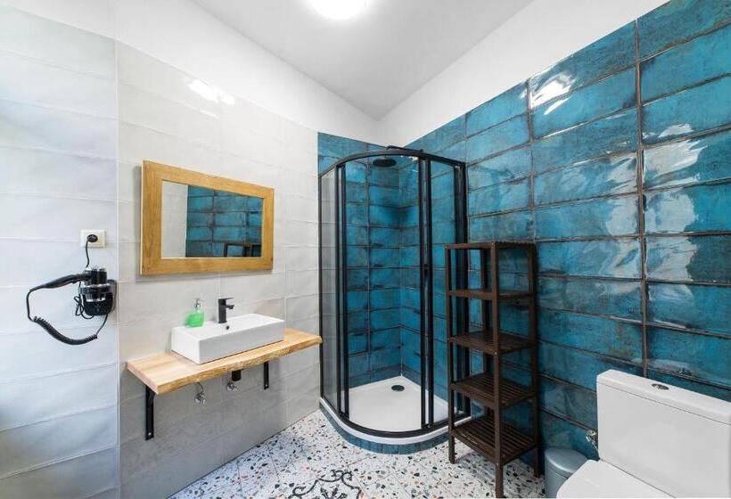 Quarto Triplo Estandar, Hostel Elf