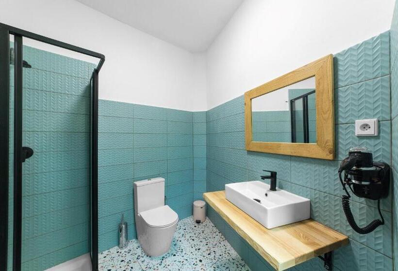 Quarto Triplo Estandar, Hostel Elf