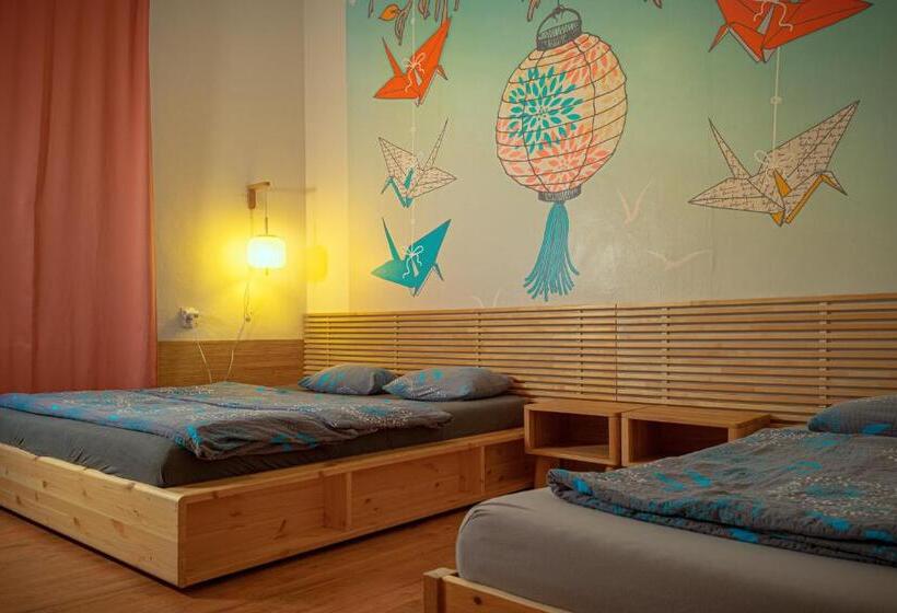 Quarto Triplo Estandar, Hostel Elf