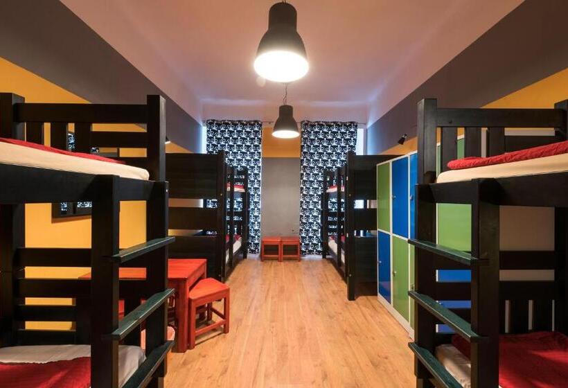 Cama em Quarto Compartilhado, Hostel Elf