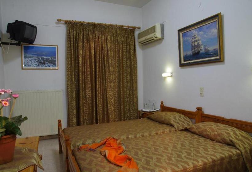 חדר סטנדרט לשלושה, Effie