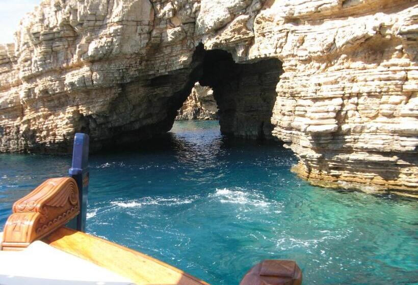 חדר סטנדרט יחיד, Effie