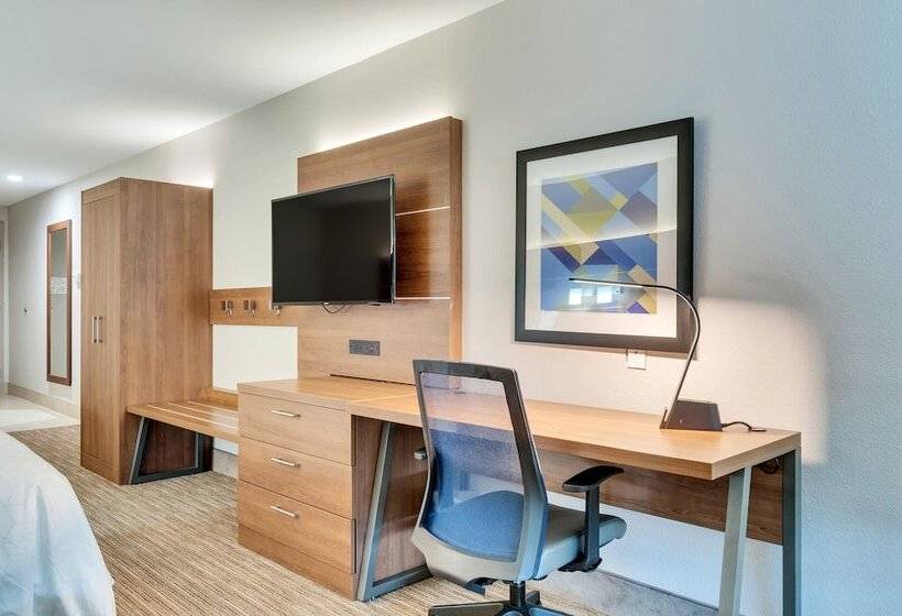 Люкс Адаптированный для Инвалидов, Holiday Inn Express Hotel & Suites Lake Elsinore, An Ihg