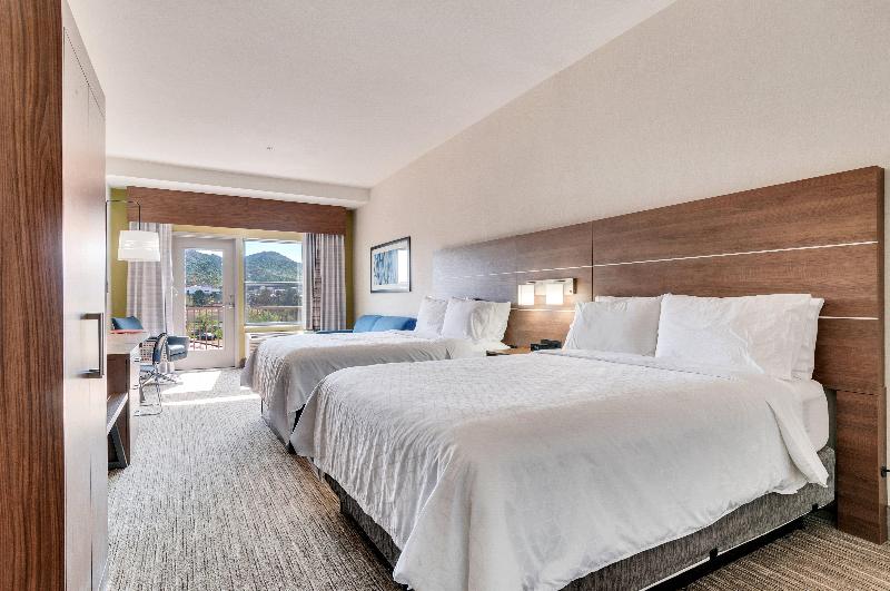 Люкс Адаптированный для Инвалидов, Holiday Inn Express Hotel & Suites Lake Elsinore, An Ihg
