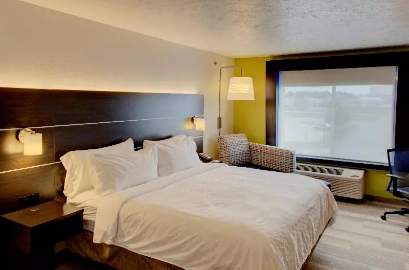 キングサイズベッドのエクゼクティブルーム, Holiday Inn Express & Suites Le Mars, An Ihg
