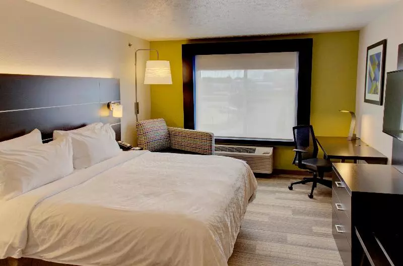 キングサイズベッドのスイートルーム, Holiday Inn Express & Suites Le Mars, An Ihg