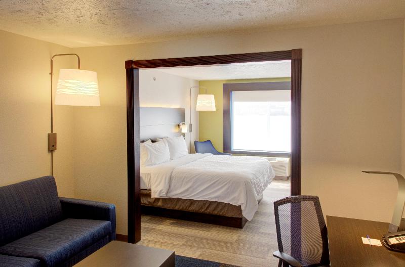 Люкс Кровать Кинг, Holiday Inn Express & Suites Le Mars, An Ihg
