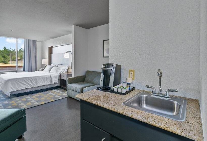 جناح, Holiday Inn Express Hotel & Suites Lucedale, An Ihg