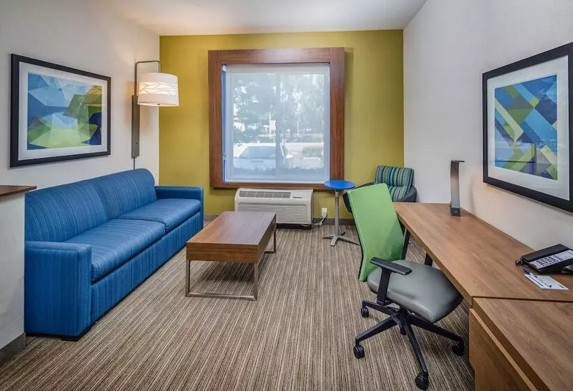 身障者適用スイートルーム, Holiday Inn Express Hotel & Suites Modesto Salida, An Ihg