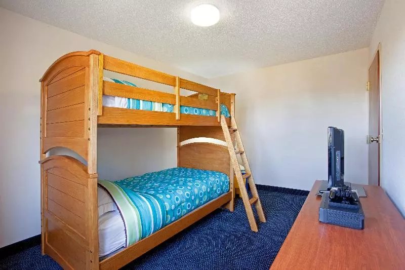 Suite King Bed