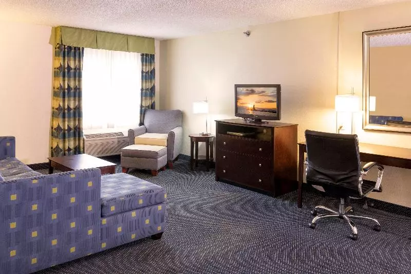 スイート, Holiday Inn Express Hotel & Suites Saint Joseph, An Ihg