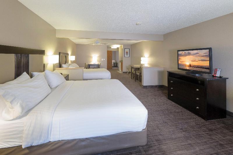 Люкс с Видом, Holiday Inn Express Hotel & Suites Saint Joseph, An Ihg