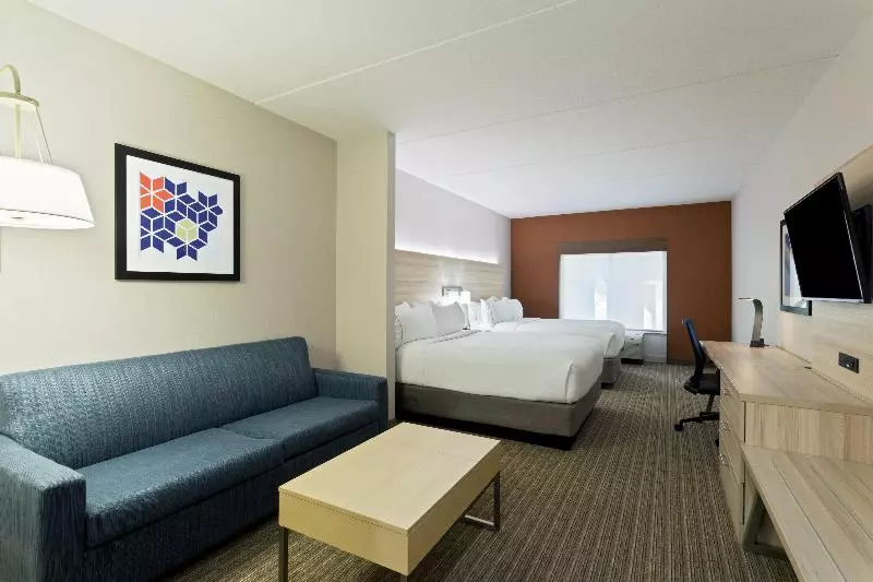キングサイズベッドのスイートルーム, Holiday Inn Express & Suites Tavares, An Ihg