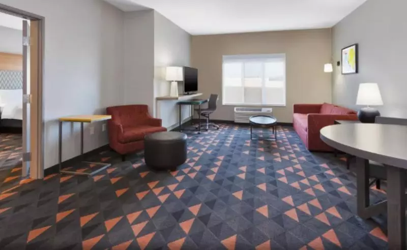 キングサイズベッドのスイートルーム, Holiday Inn Grand Rapids   South, An Ihg